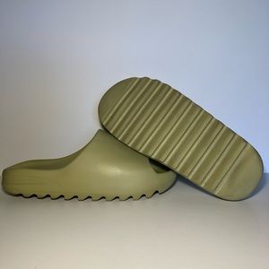 Yeezy slide resin